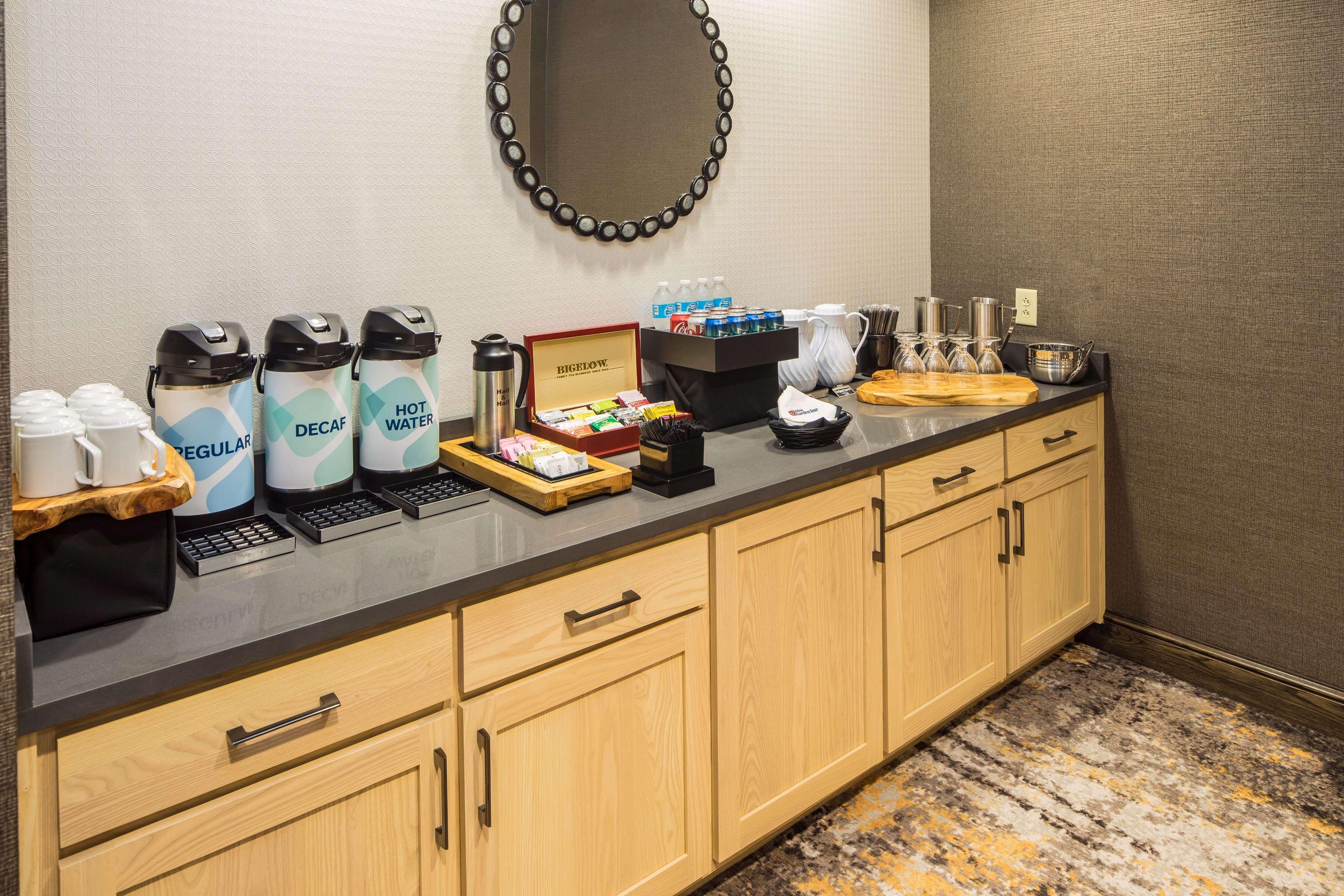 Hilton Garden Inn Pittsburgh Airport Moon Township Exterior foto