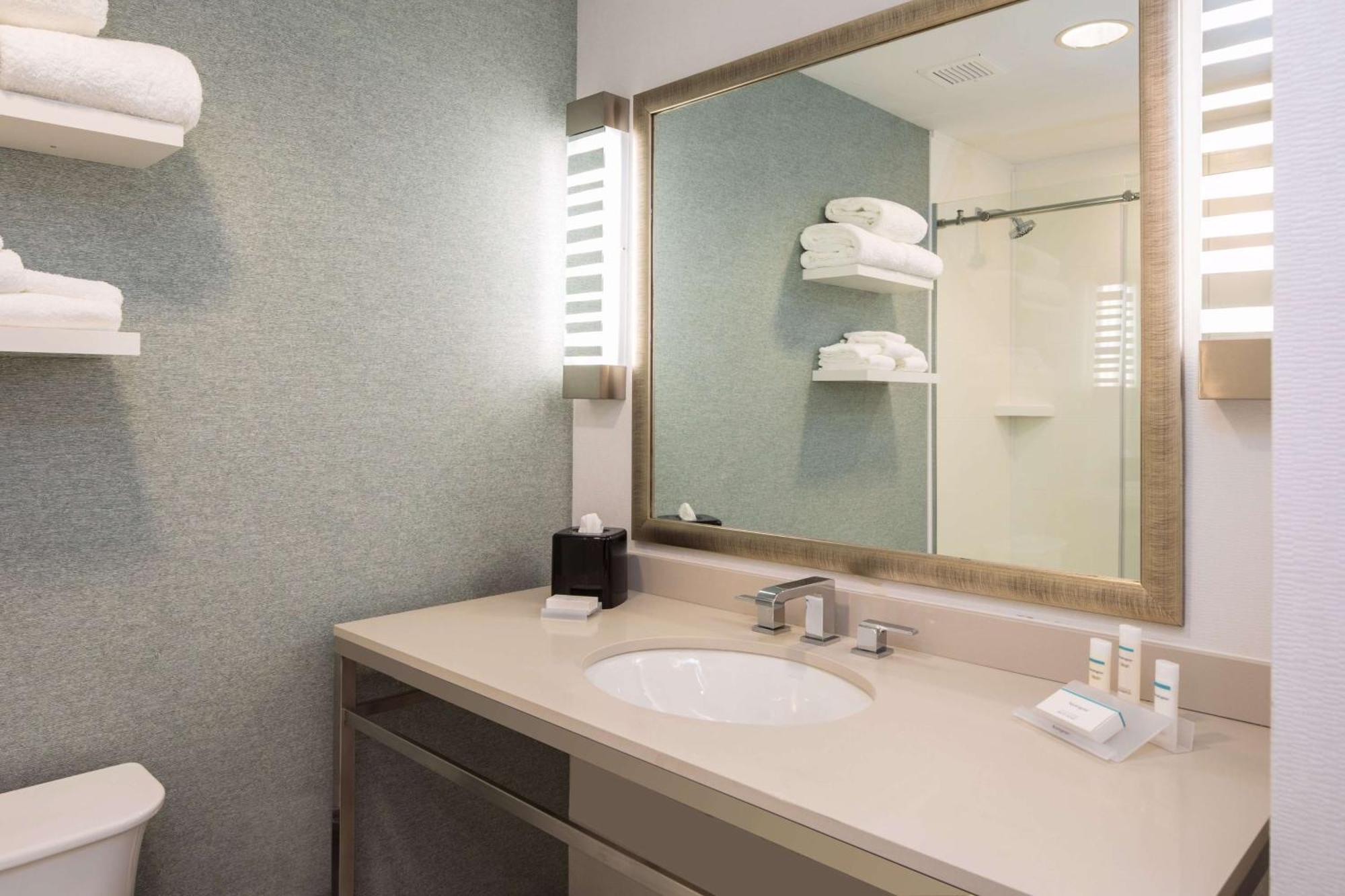 Hilton Garden Inn Pittsburgh Airport Moon Township Exterior foto