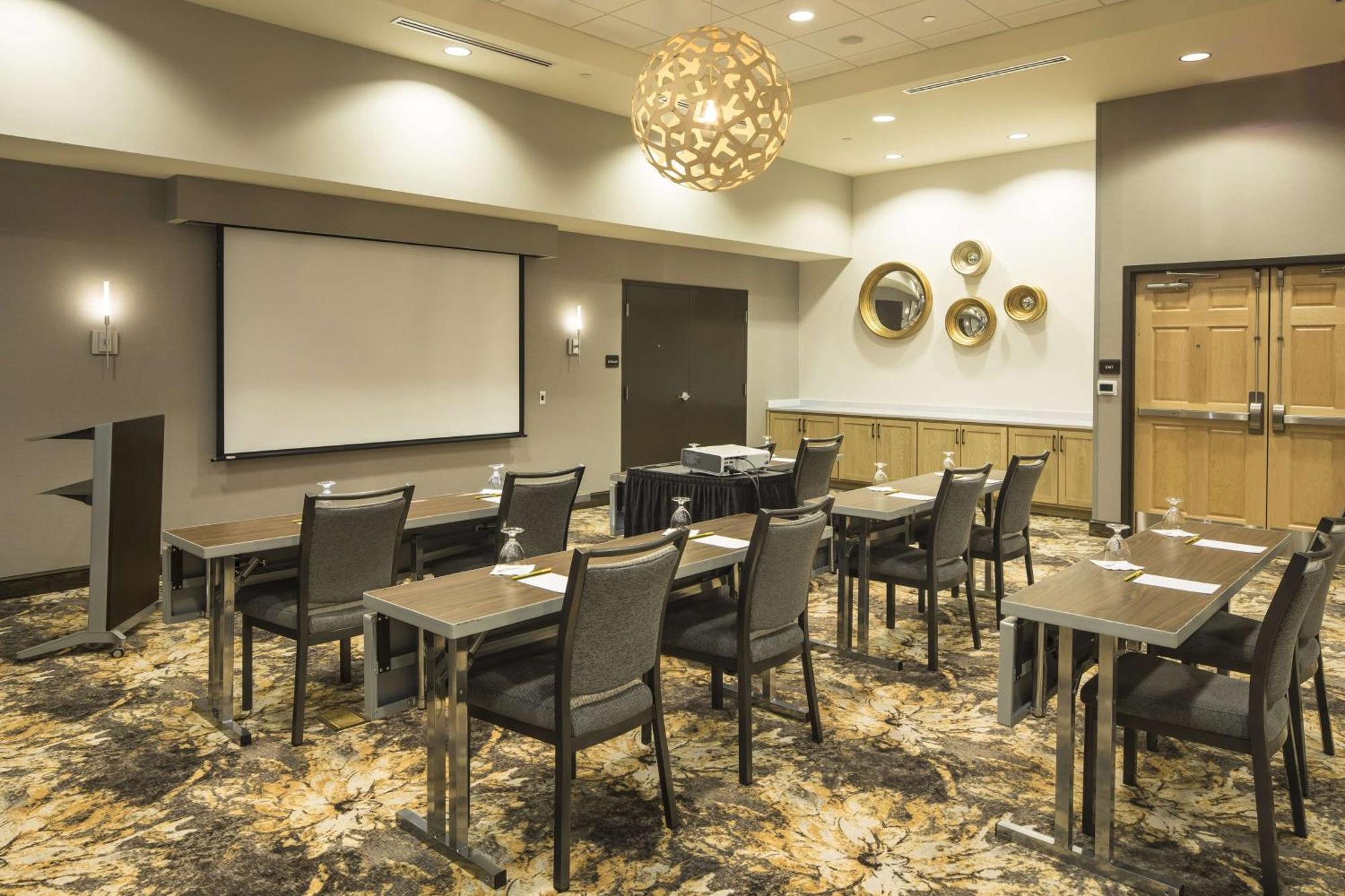Hilton Garden Inn Pittsburgh Airport Moon Township Exterior foto